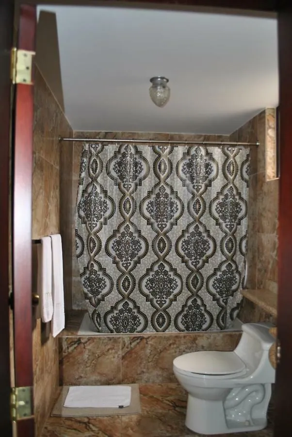 Mak Inn House Latacunga 3*,