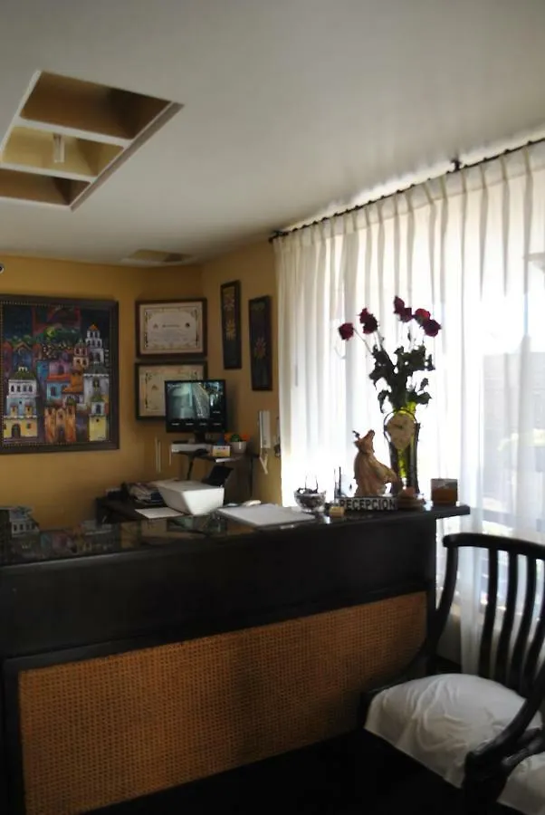 Mak Inn House Latacunga Otel