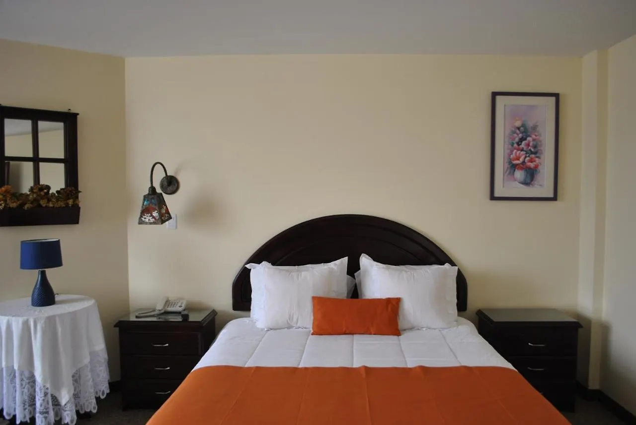 Mak Inn House Latacunga 3*,  Ekvador